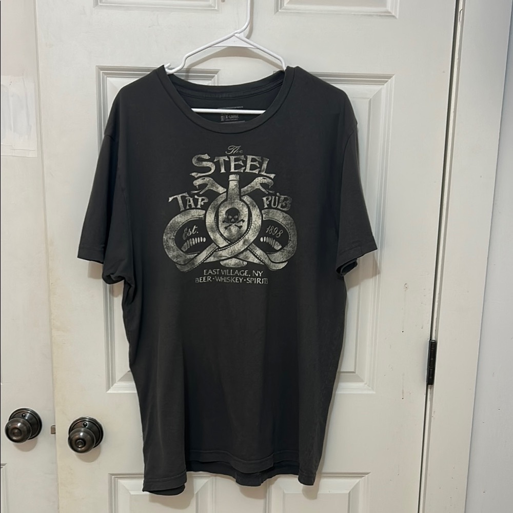 Steel taproom East Village NY beer whiskey T-shirt size XL dark green Old Navy